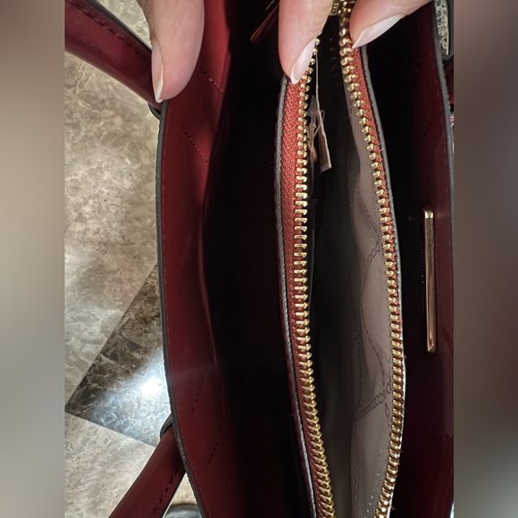 Michael Kors Mercer Accordion Tote Bag - Picture 9 of 11